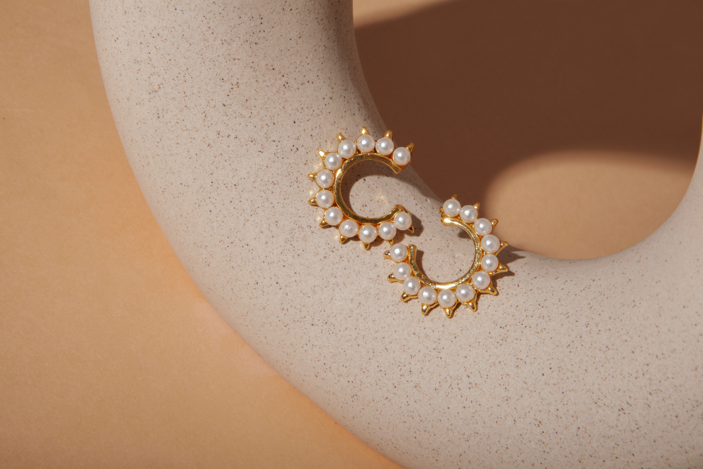 Before Buying Gold Pearl Earrings, Read These Tips