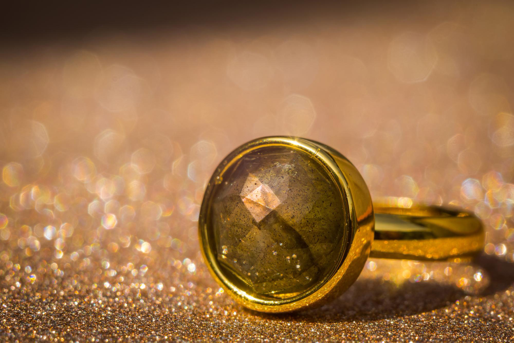 How to Choose the Perfect Gold Solitaire Ring