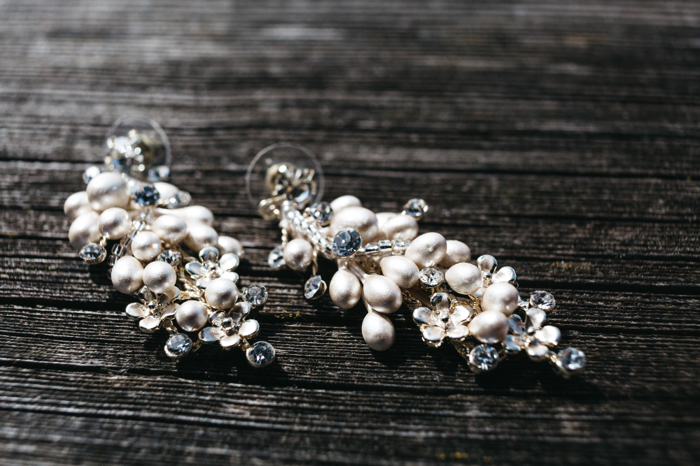 Every Woman Wants This Diamond Pearl Earring