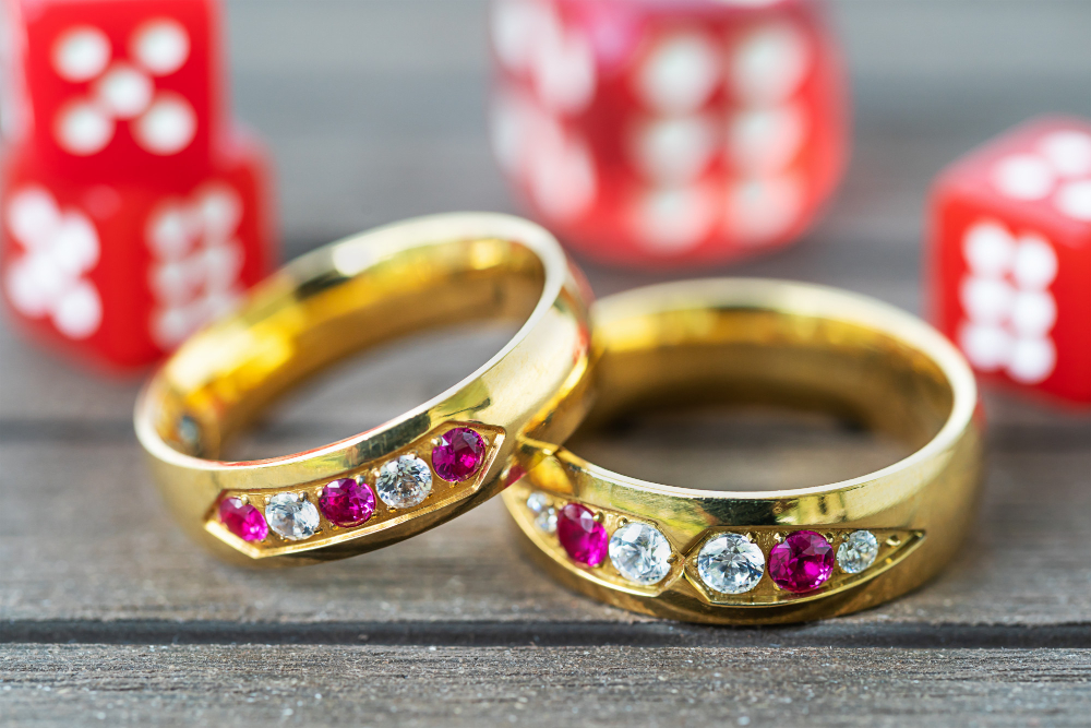 Gold Solitaire Bands: Kosher Jewels Are Stealing Hearts in Kandivali!