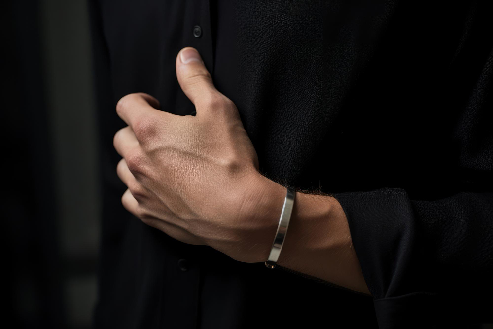 Mens Silver Kadda – A Timeless Symbol of Style and Strength
