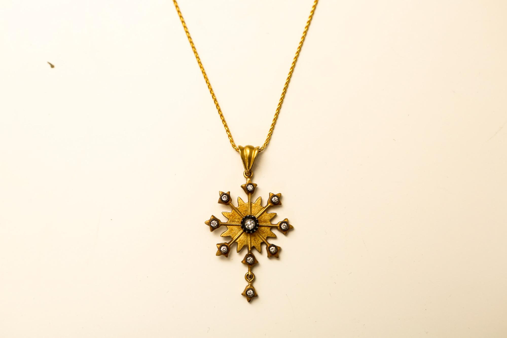 The Beauty of 1 Gram Gold Pendant for Dhanteras