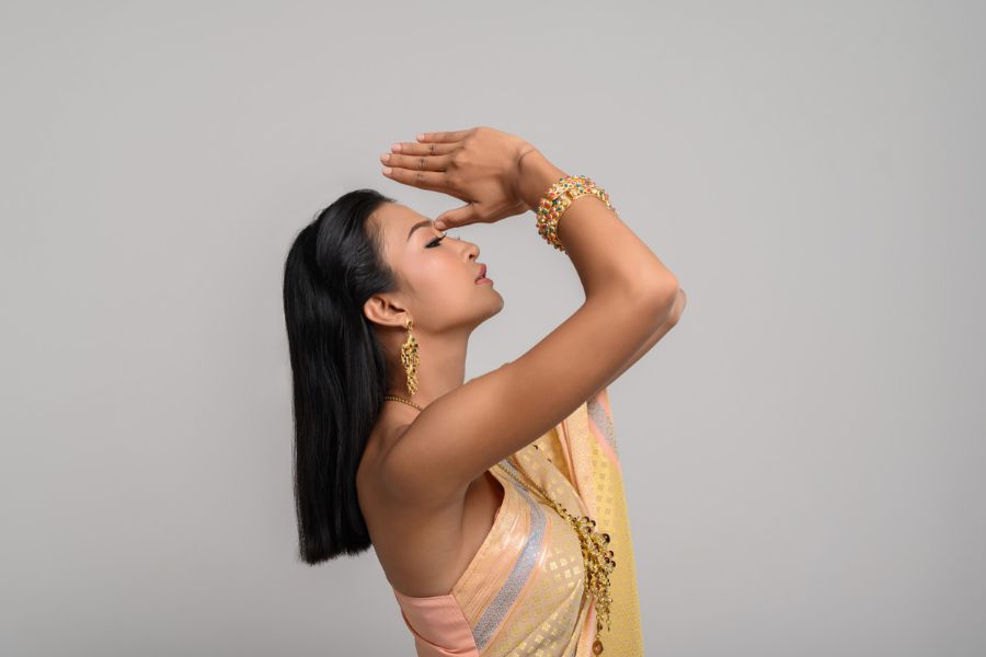 Trending Yet Traditional: 22K Gold Bracelets for Women