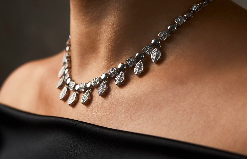 Stylish Silver Necklace for Everyday & Party Wear