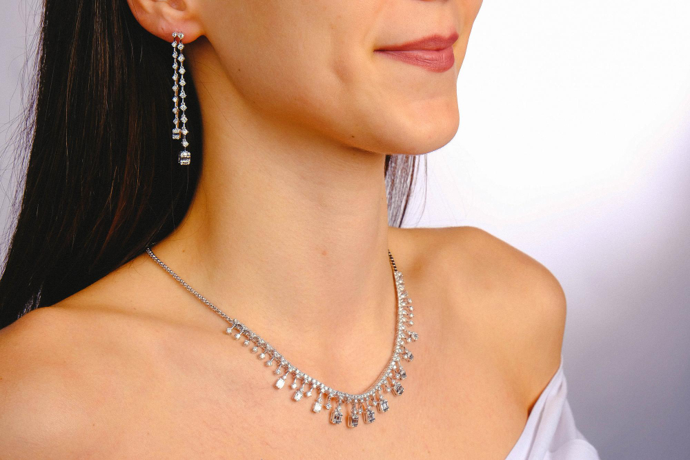 Stylish Silver Necklace for Everyday & Party Wear
