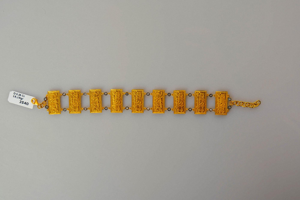 Cord Gold Bracelet – Modern Style, Classic Gold